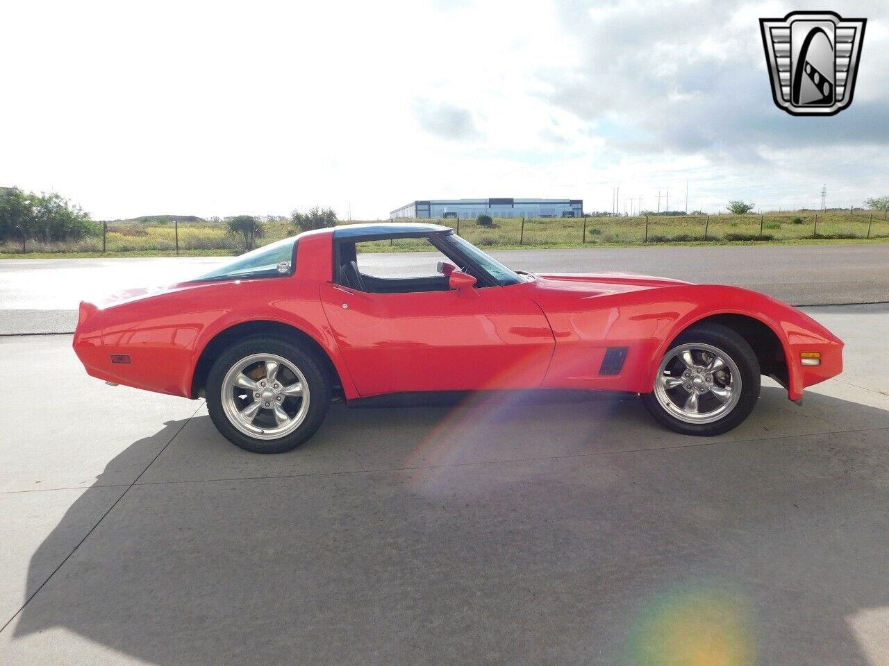 Chevrolet-Corvette-Coupe-1981-Red-Black-159480-4