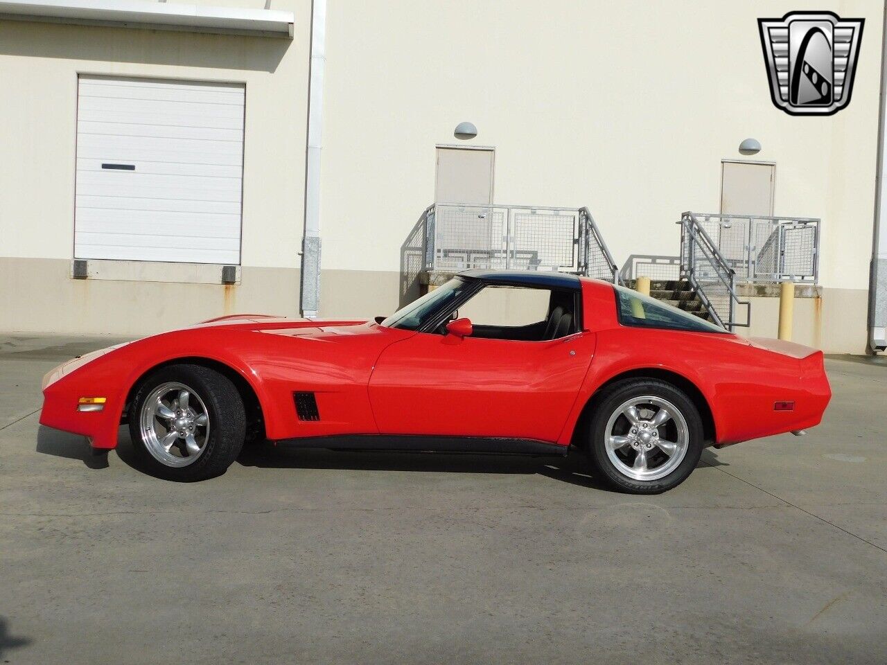 Chevrolet-Corvette-Coupe-1981-Red-Black-159480-6