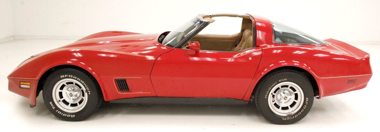 Chevrolet-Corvette-Coupe-1981-Red-Camel-158963-2