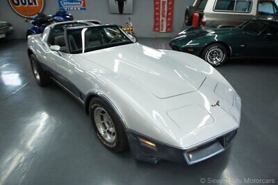 Chevrolet-Corvette-Coupe-1981-Silver-Gray-70336-3