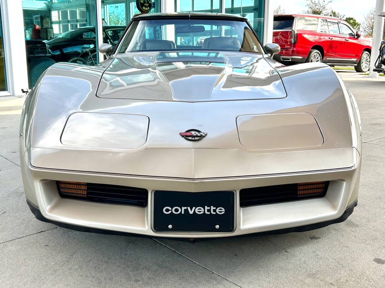 Chevrolet-Corvette-Coupe-1982-Beige-Tan-52030-1