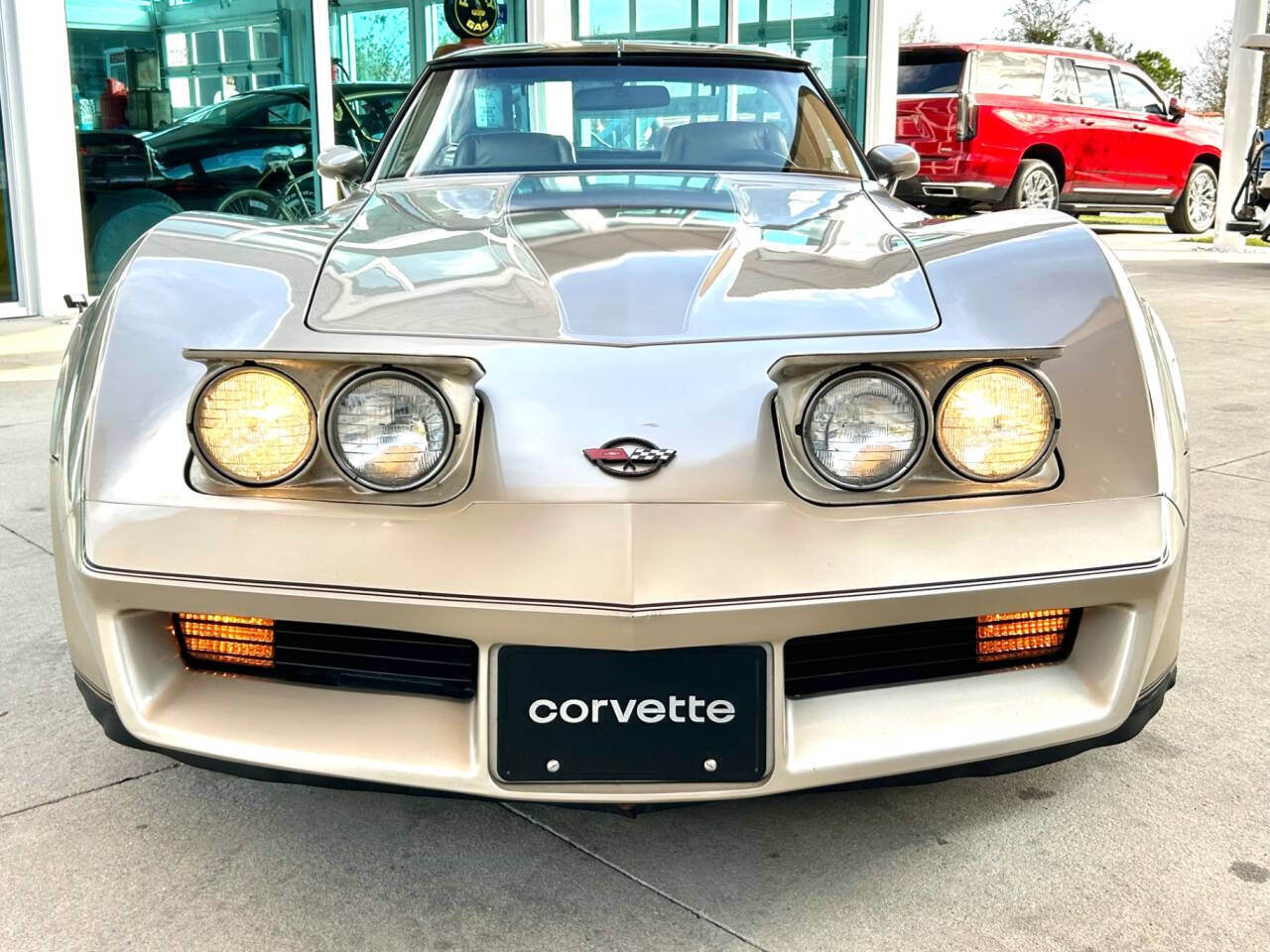 Chevrolet-Corvette-Coupe-1982-Beige-Tan-52030-2