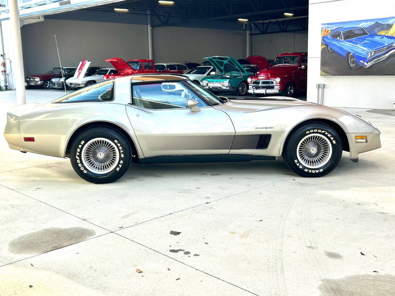 Chevrolet-Corvette-Coupe-1982-Beige-Tan-52030-4