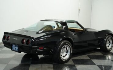 Chevrolet-Corvette-Coupe-1982-Black-Tan-119676-11