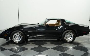 Chevrolet-Corvette-Coupe-1982-Black-Tan-119676-2