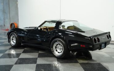 Chevrolet-Corvette-Coupe-1982-Black-Tan-119676-7