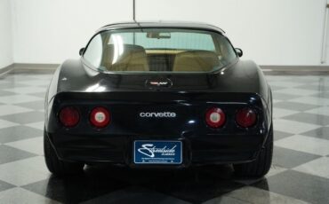 Chevrolet-Corvette-Coupe-1982-Black-Tan-119676-9