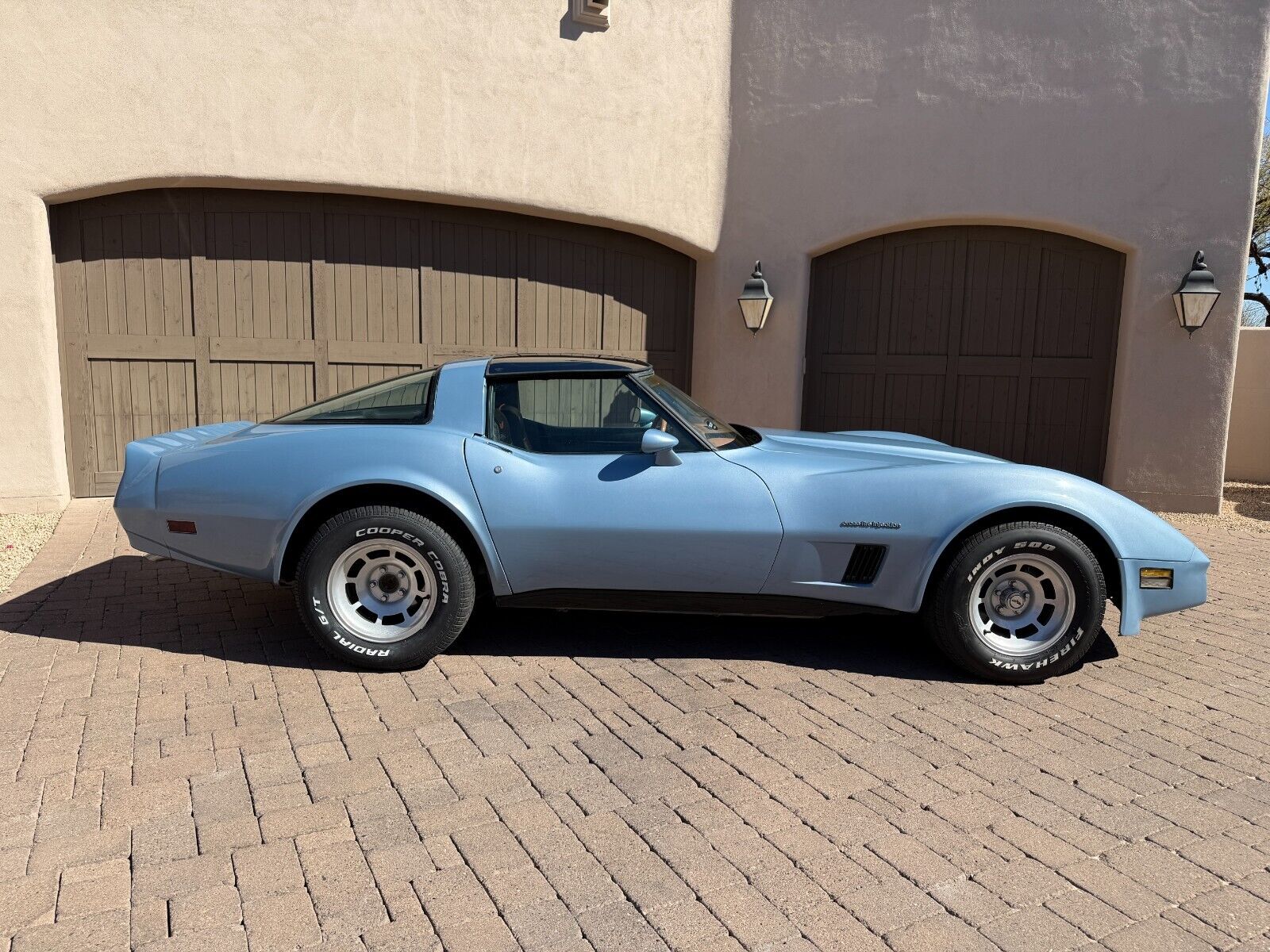 Chevrolet-Corvette-Coupe-1982-Blue-Tan-107021-6