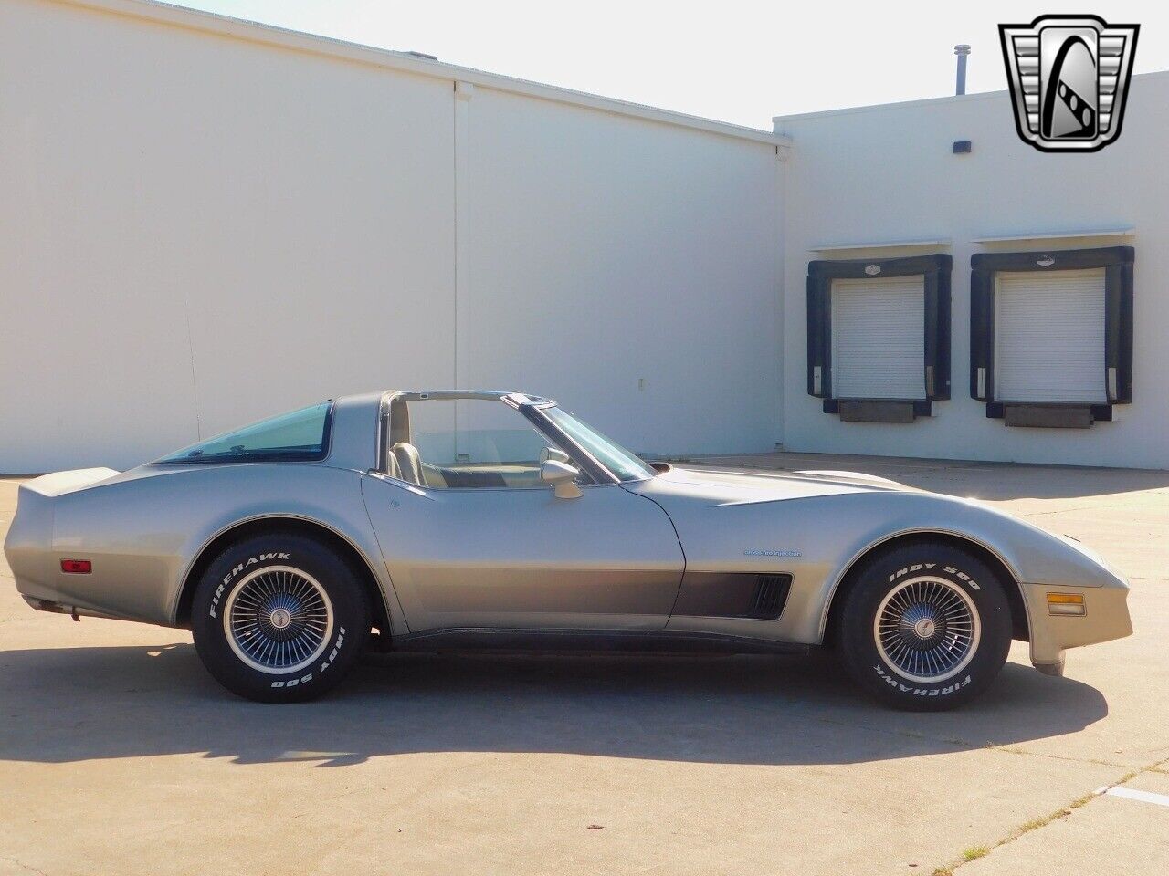 Chevrolet-Corvette-Coupe-1982-Brown-Gold-94868-7