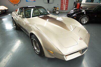 Chevrolet-Corvette-Coupe-1982-Gold-Gold-414-3