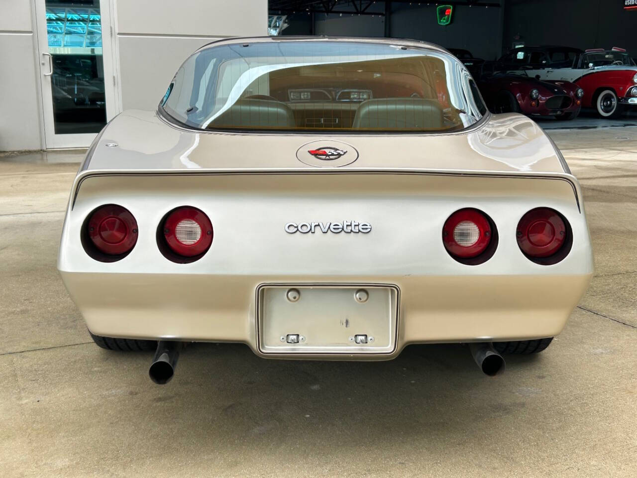 Chevrolet-Corvette-Coupe-1982-Gold-Tan-69504-5