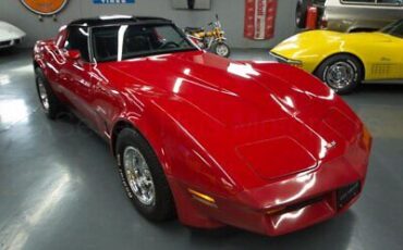 Chevrolet-Corvette-Coupe-1982-Red-Black-69322-3