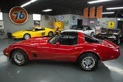 Chevrolet-Corvette-Coupe-1982-Red-Black-69322-9