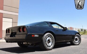 Chevrolet-Corvette-Coupe-1984-Black-Black-11428-6