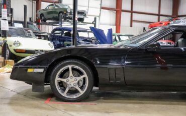 Chevrolet-Corvette-Coupe-1985-Black-Gray-221006-2