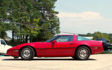 Chevrolet-Corvette-Coupe-1986-Red-Black-13747-5