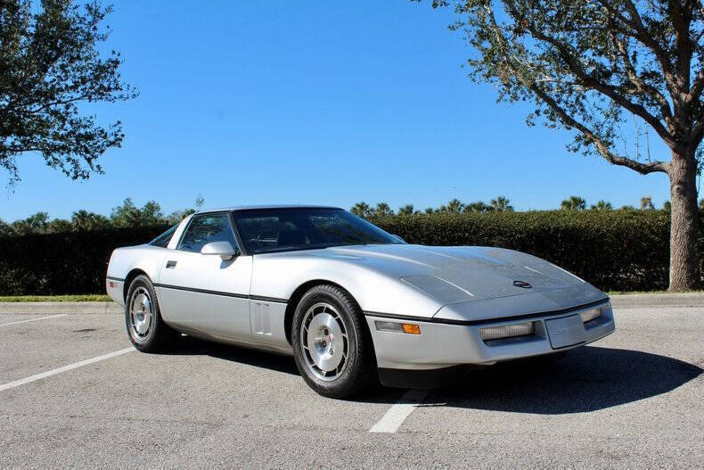 Chevrolet-Corvette-Coupe-1986-Silver-Gray-61018-4