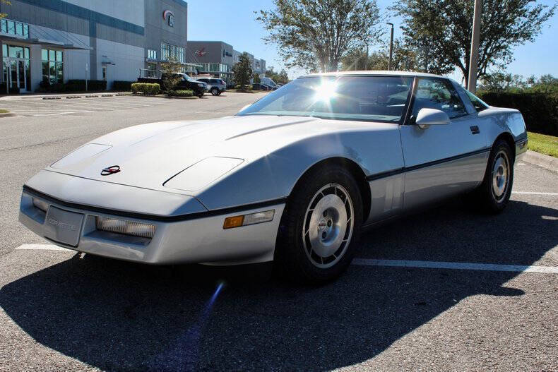 Chevrolet-Corvette-Coupe-1986-Silver-Gray-61018-7