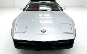 Chevrolet-Corvette-Coupe-1986-Silver-Red-140579-7