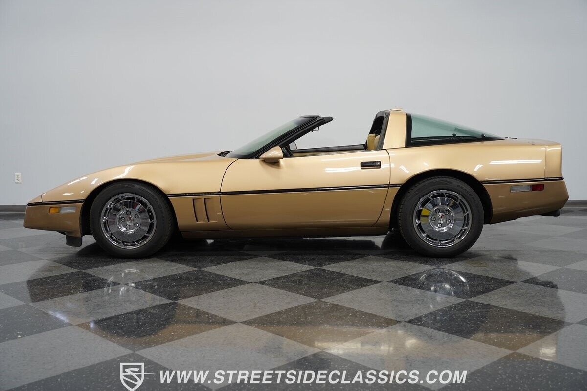 Chevrolet-Corvette-Coupe-1987-Gold-Saddle-157498-2