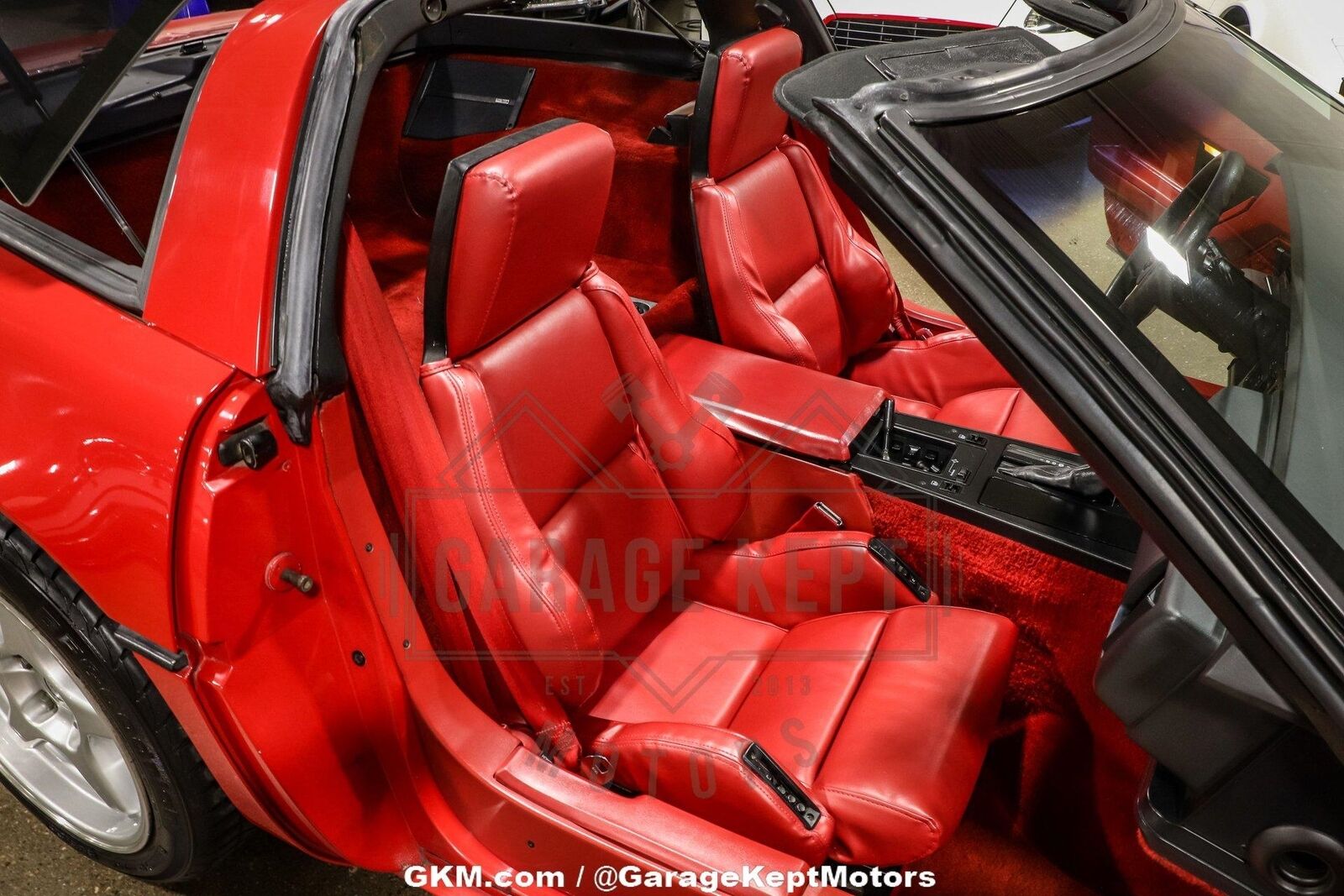 Chevrolet-Corvette-Coupe-1987-Red-Red-174804-4