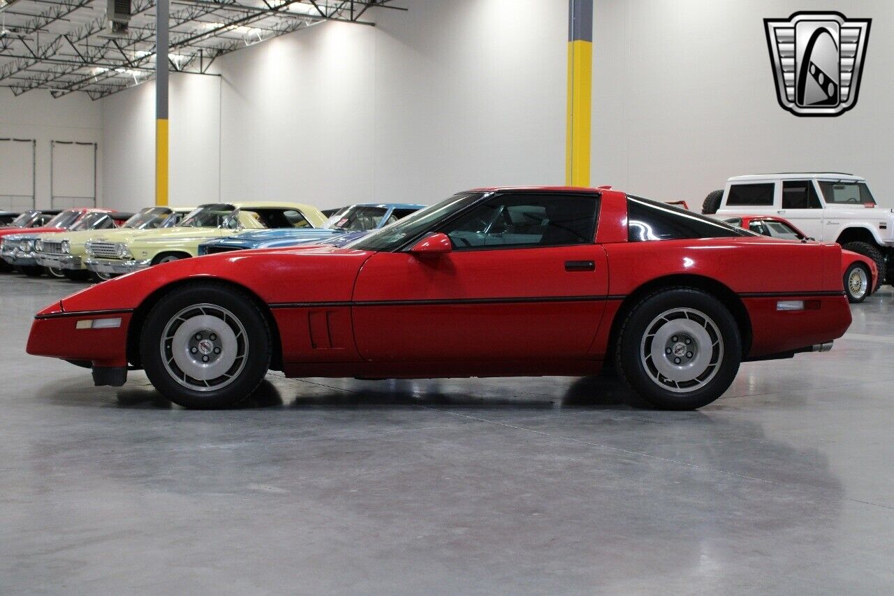 Chevrolet-Corvette-Coupe-1987-Red-Red-82040-8