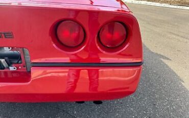 Chevrolet-Corvette-Coupe-1987-Red-Red-9017-32