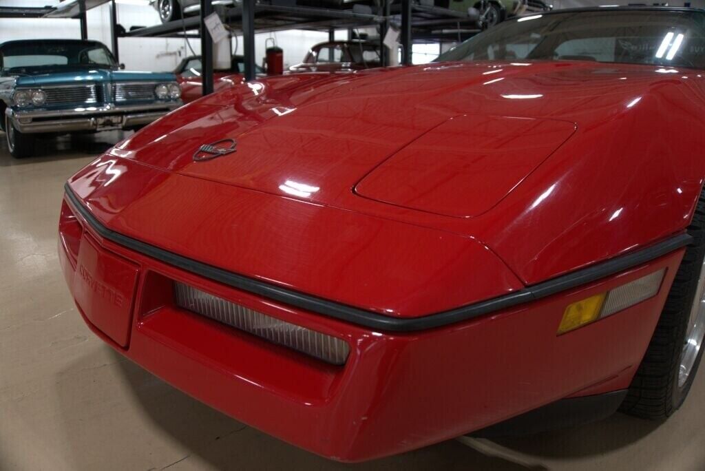 Chevrolet-Corvette-Coupe-1988-Red-Black-100373-11