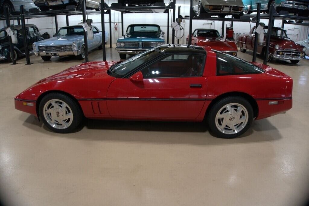 Chevrolet-Corvette-Coupe-1988-Red-Black-100373-2