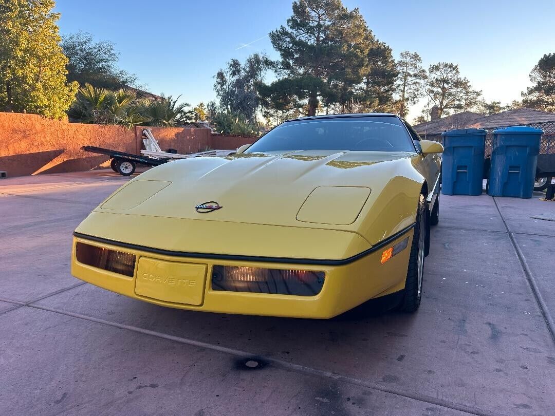 Chevrolet-Corvette-Coupe-1988-Yellow-Black-76122-10