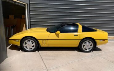 Chevrolet-Corvette-Coupe-1988-Yellow-Black-76122-13