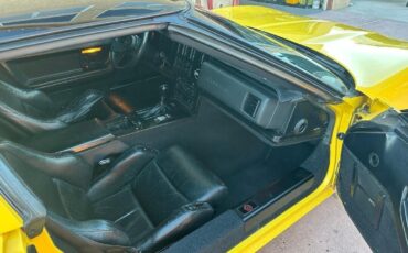 Chevrolet-Corvette-Coupe-1988-Yellow-Black-76122-9