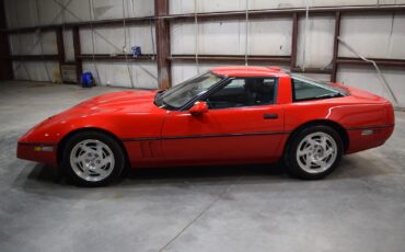 Chevrolet-Corvette-Coupe-1990-Red-Black-62764-1