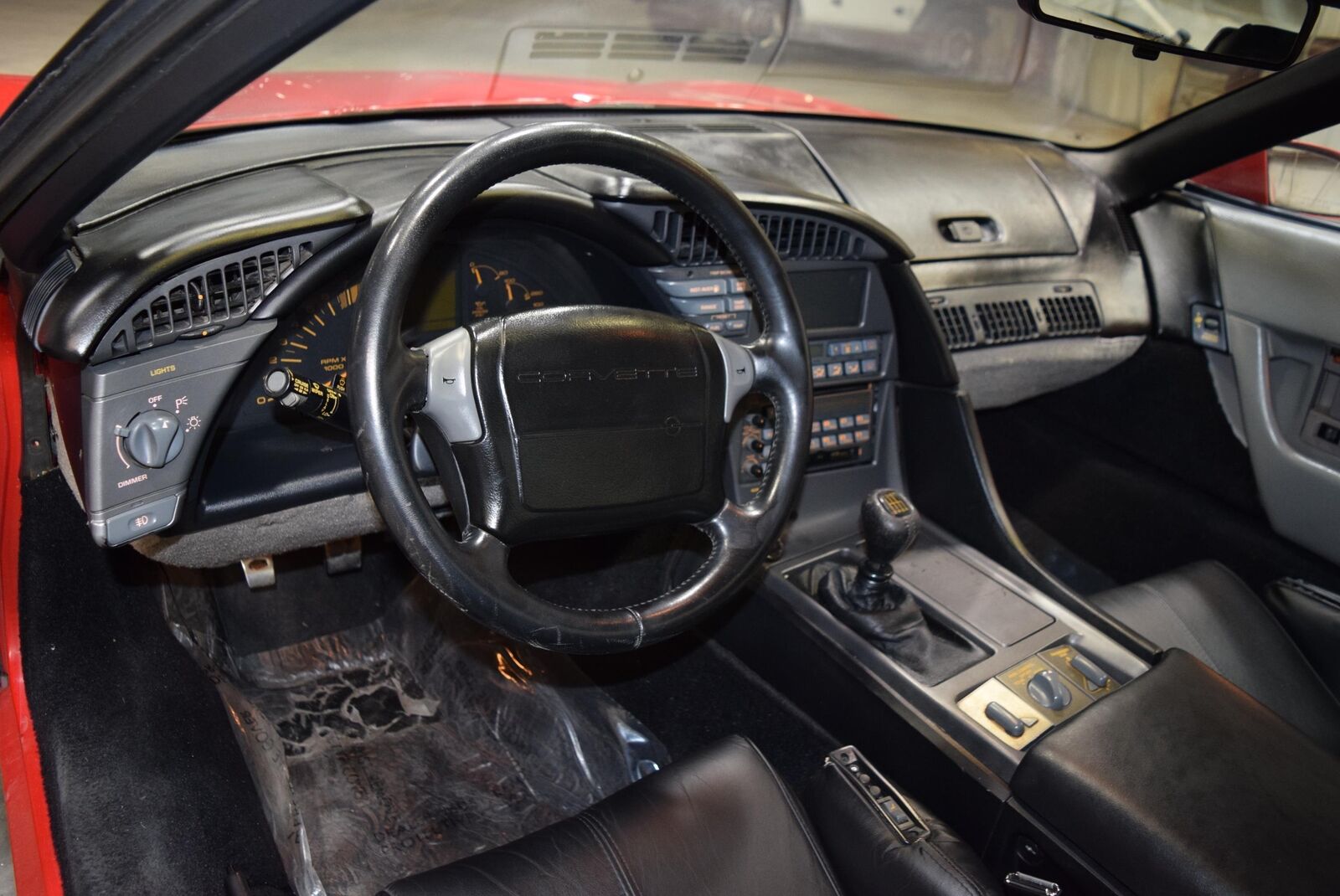 Chevrolet-Corvette-Coupe-1990-Red-Black-62764-22