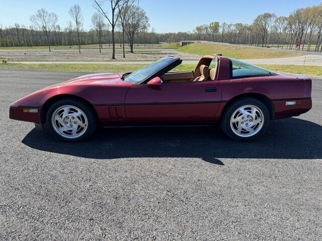 Chevrolet-Corvette-Coupe-1990-Tan-107826-1