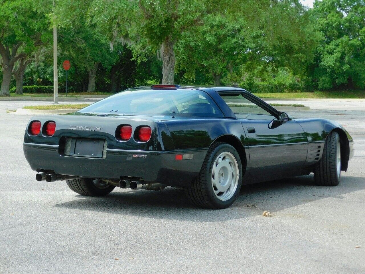 Chevrolet-Corvette-Coupe-1991-Black-Black-66546-5