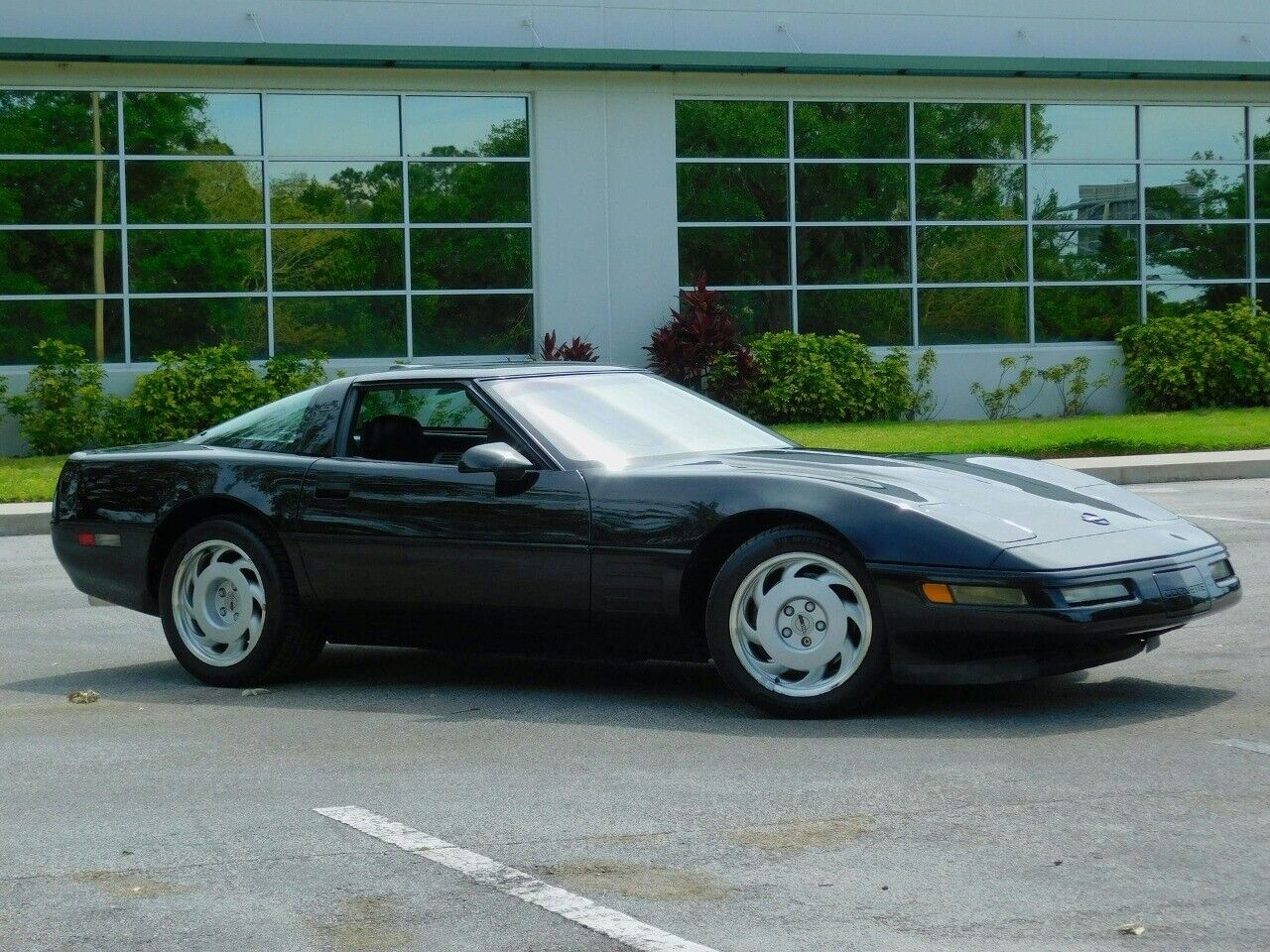 Chevrolet-Corvette-Coupe-1991-Black-Black-66546-6