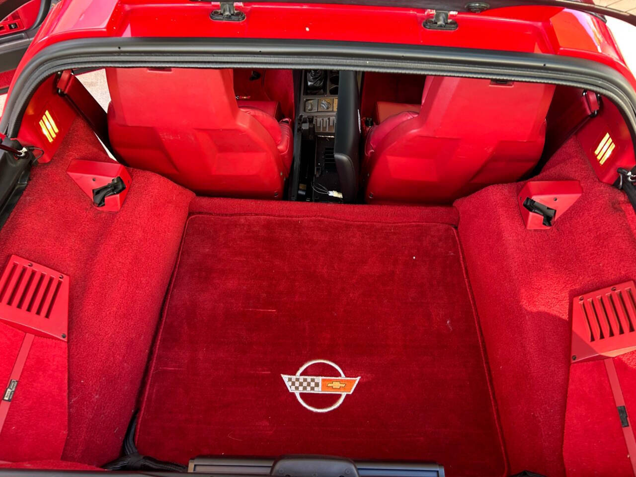 Chevrolet-Corvette-Coupe-1991-Red-Red-72213-8