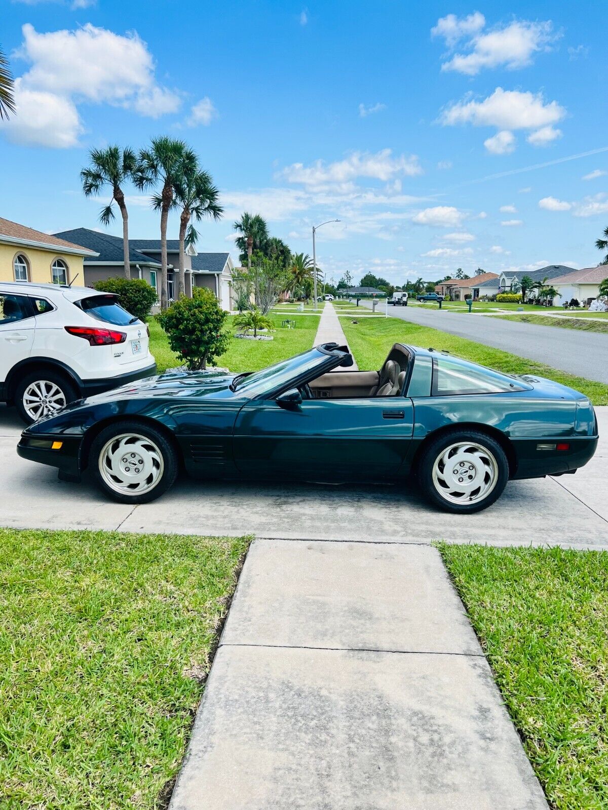 Chevrolet-Corvette-Coupe-1992-Green-Tan-140013-2