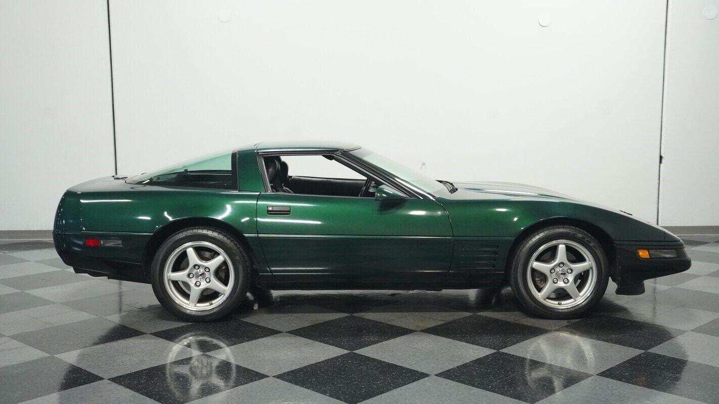 Chevrolet-Corvette-Coupe-1993-Green-Black-52093-12