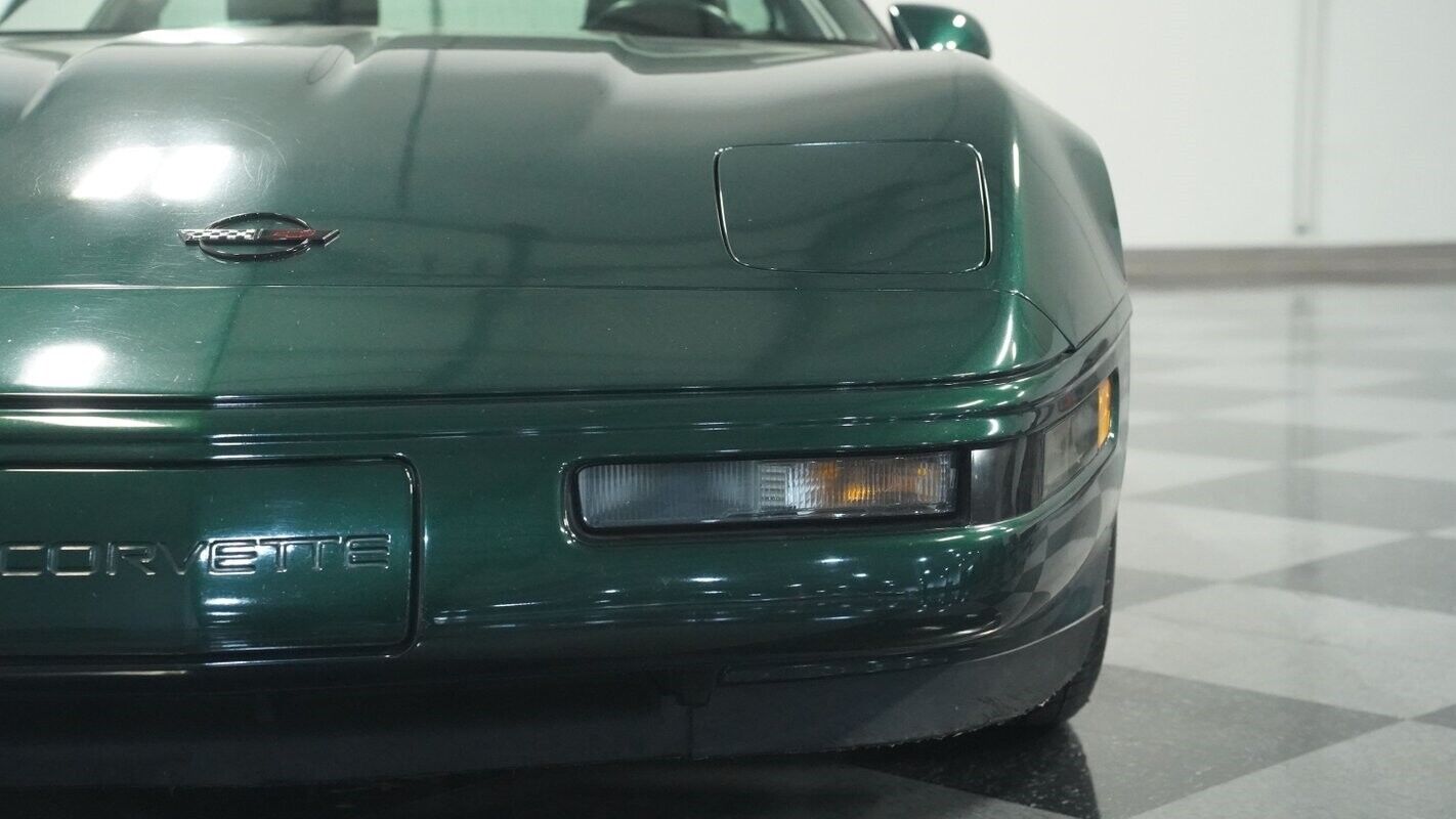 Chevrolet-Corvette-Coupe-1993-Green-Black-52093-18