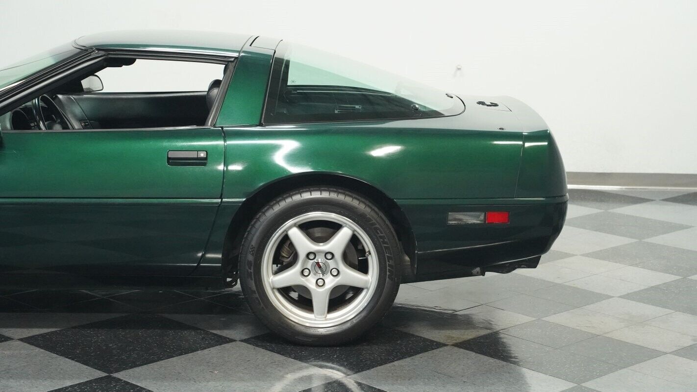 Chevrolet-Corvette-Coupe-1993-Green-Black-52093-22