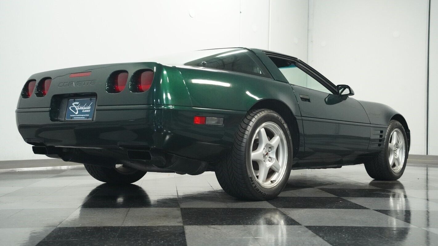 Chevrolet-Corvette-Coupe-1993-Green-Black-52093-24