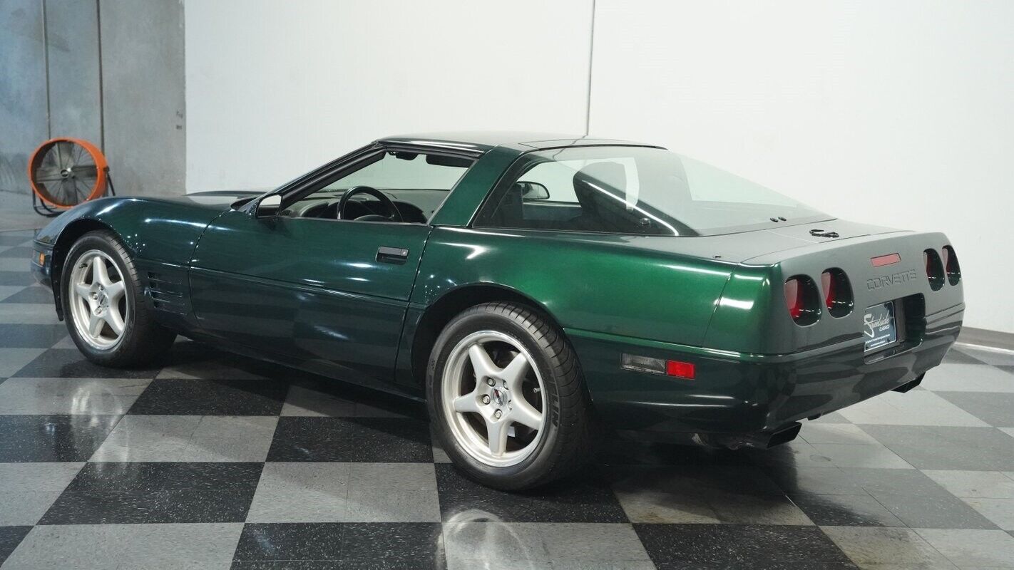 Chevrolet-Corvette-Coupe-1993-Green-Black-52093-7