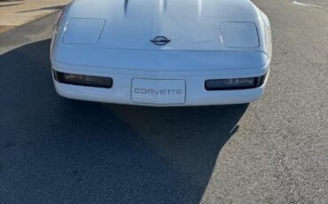 Chevrolet-Corvette-Coupe-1993-White-White-84025-2