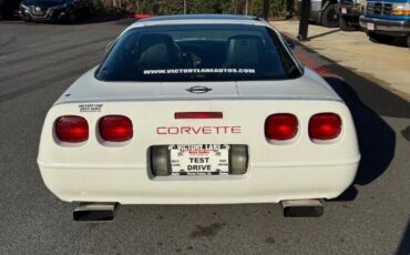 Chevrolet-Corvette-Coupe-1993-White-White-84025-4