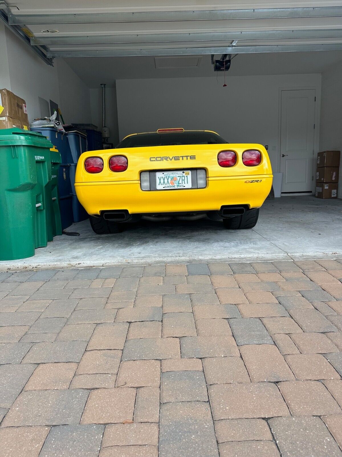 Chevrolet-Corvette-Coupe-1993-Yellow-Black-37055-2