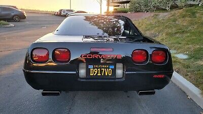 Chevrolet-Corvette-Coupe-1994-Black-Black-61377-4