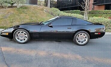 Chevrolet-Corvette-Coupe-1994-Black-Black-61377-5