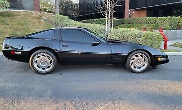 Chevrolet-Corvette-Coupe-1994-Black-Black-61377-6